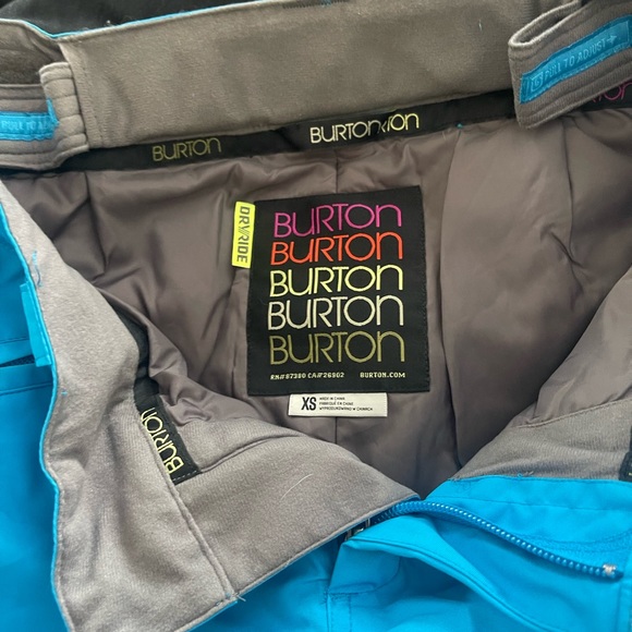 Girls Burton Size 14/16 ski/ snowboard outfit. Burton Jacket and Pants. - Picture 7 of 10